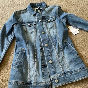 Lularoe Jaxon Jean jacket size S ( GORGEOUS!! )